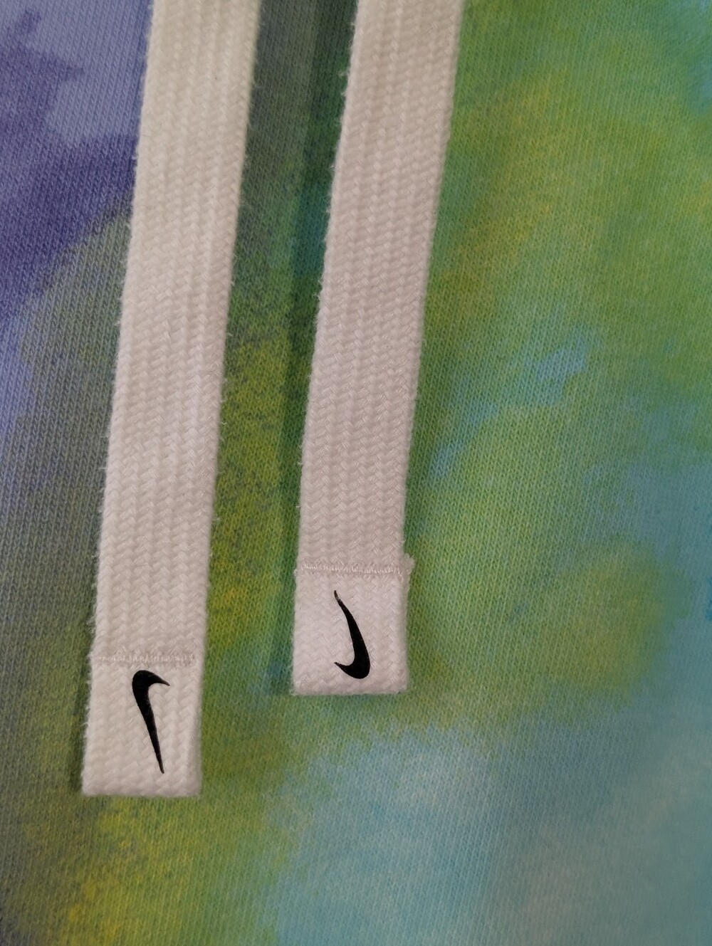 Nike Training Plus Dri-FIT fleece tie dye Crop hoodie in multicolor Size Large - Picture 3 of 9